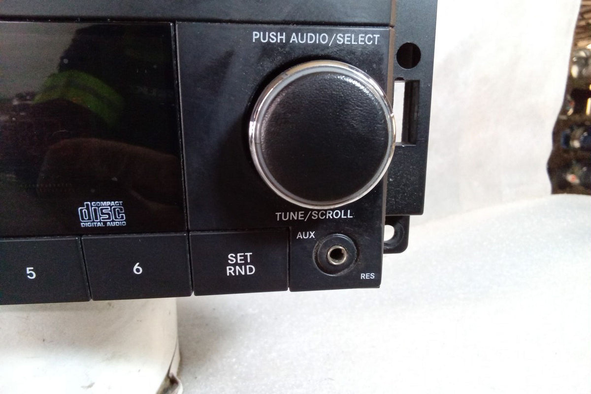 2010 Dodge Caravan AM FM CD MP3 Receiver W62041