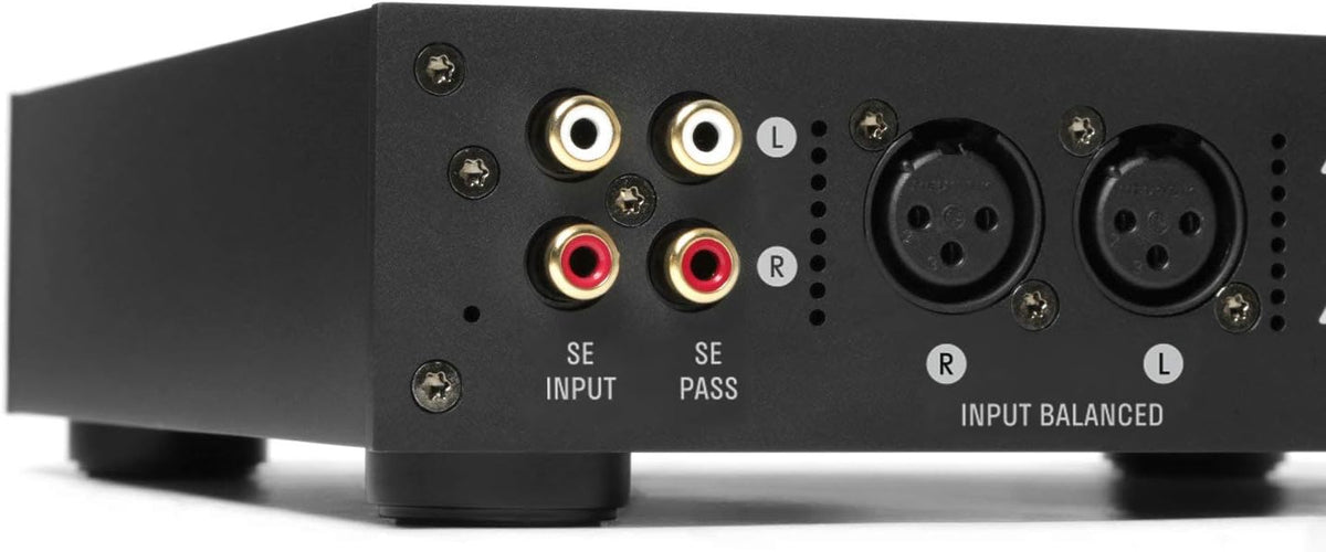 Linear Headphone Amplifier with Balanced XLR and Single-Ended RCA Inputs W118626