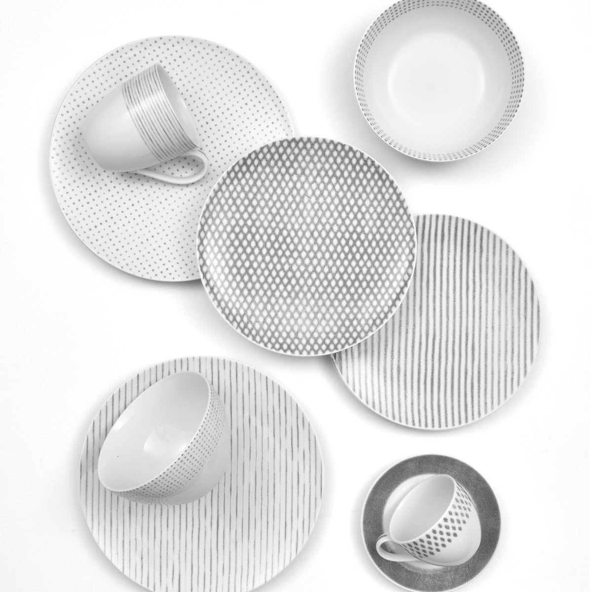 Grey Set of 4 Dinner Plates J788