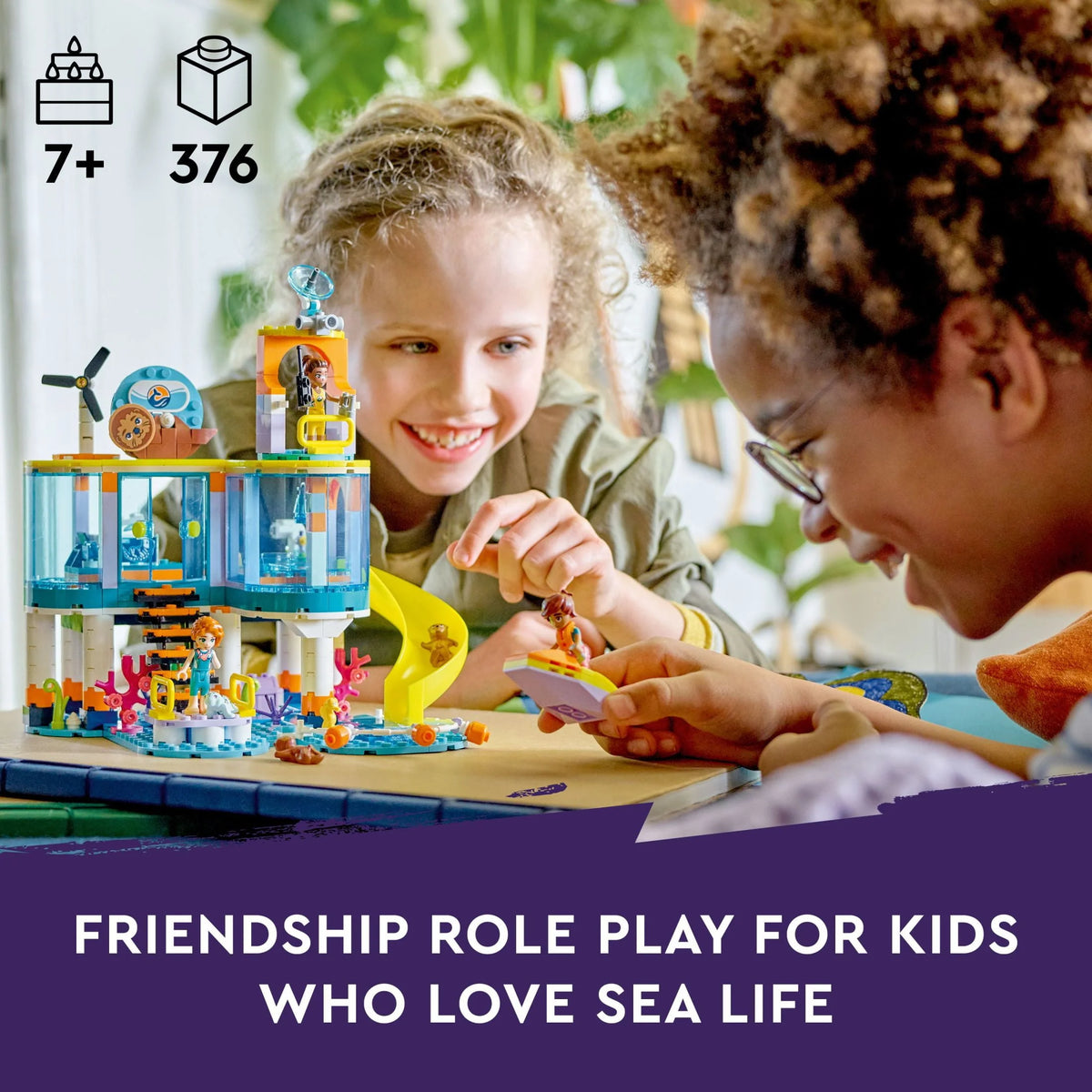 Sea Rescue Center Building Toy with 3 Mini-Dolls E4848