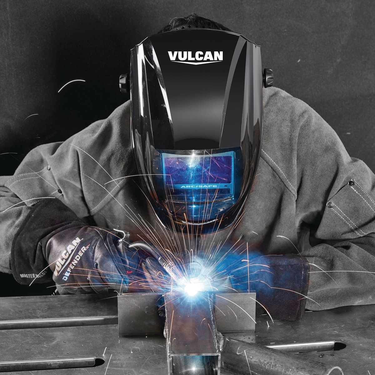 Auto-Darkening Welding Helmet A321139
