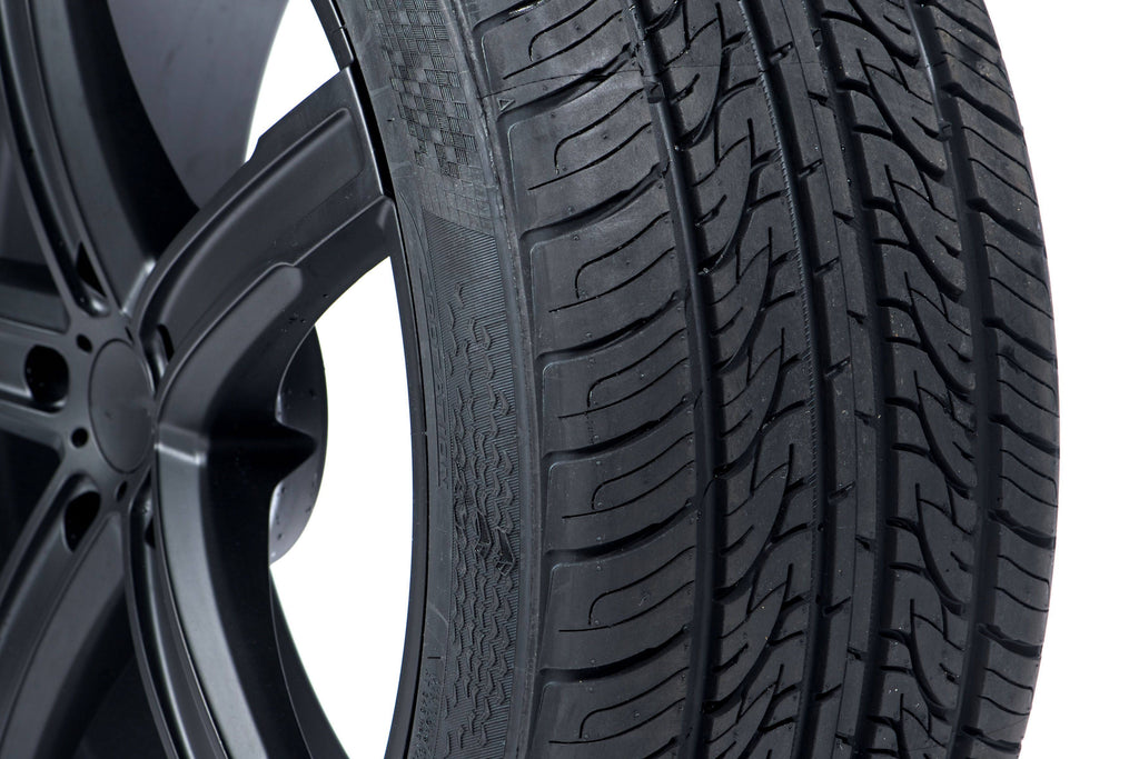 245/35R20 95W All-Season Radial Tire S947408