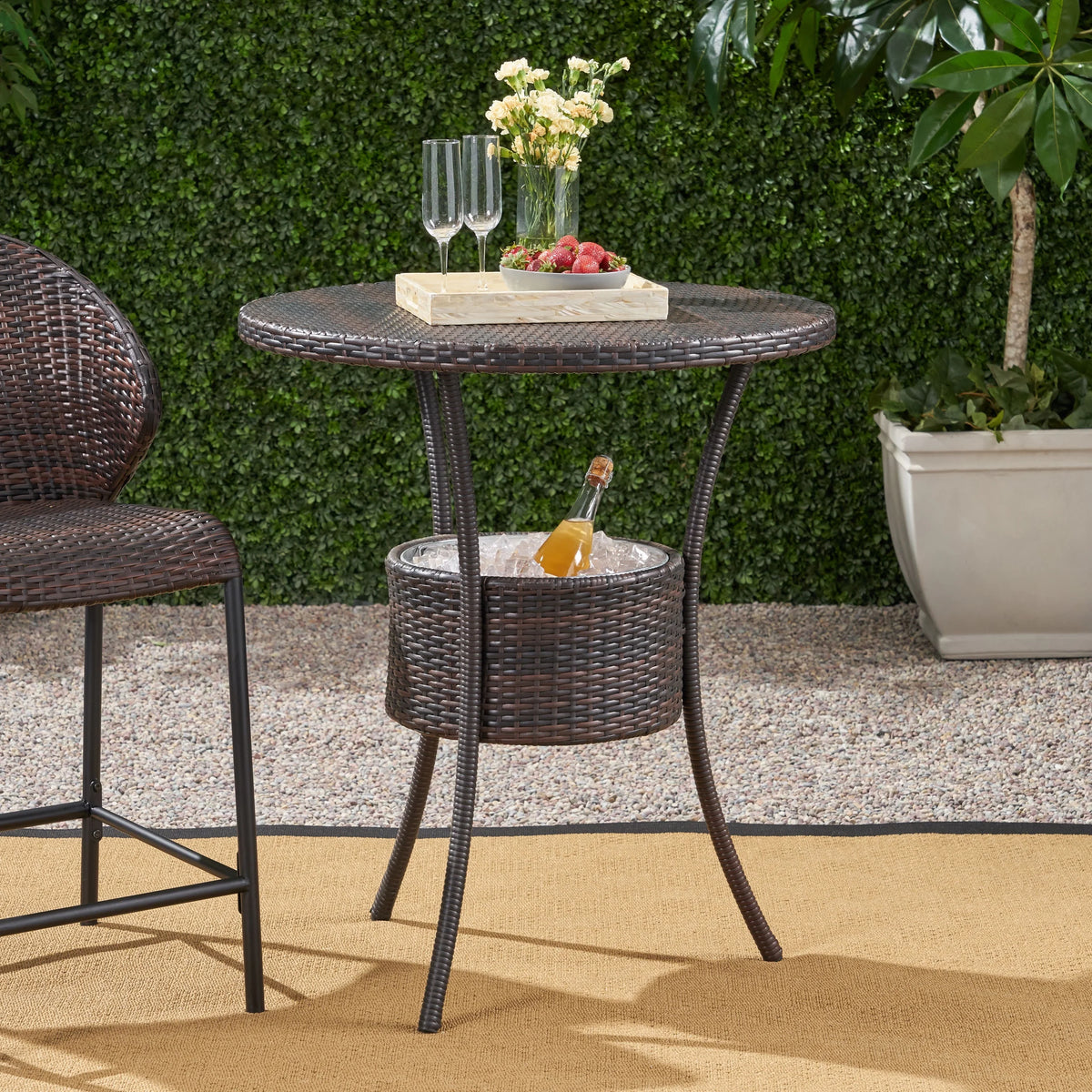 Round Wicker Table with Ice Pail T439