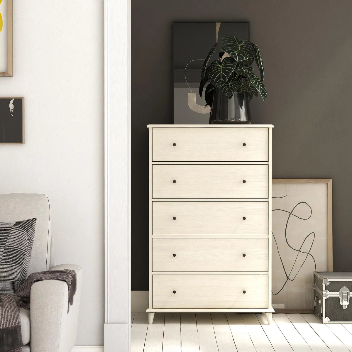 Ivory Oak 5-Drawer Dresser H47379