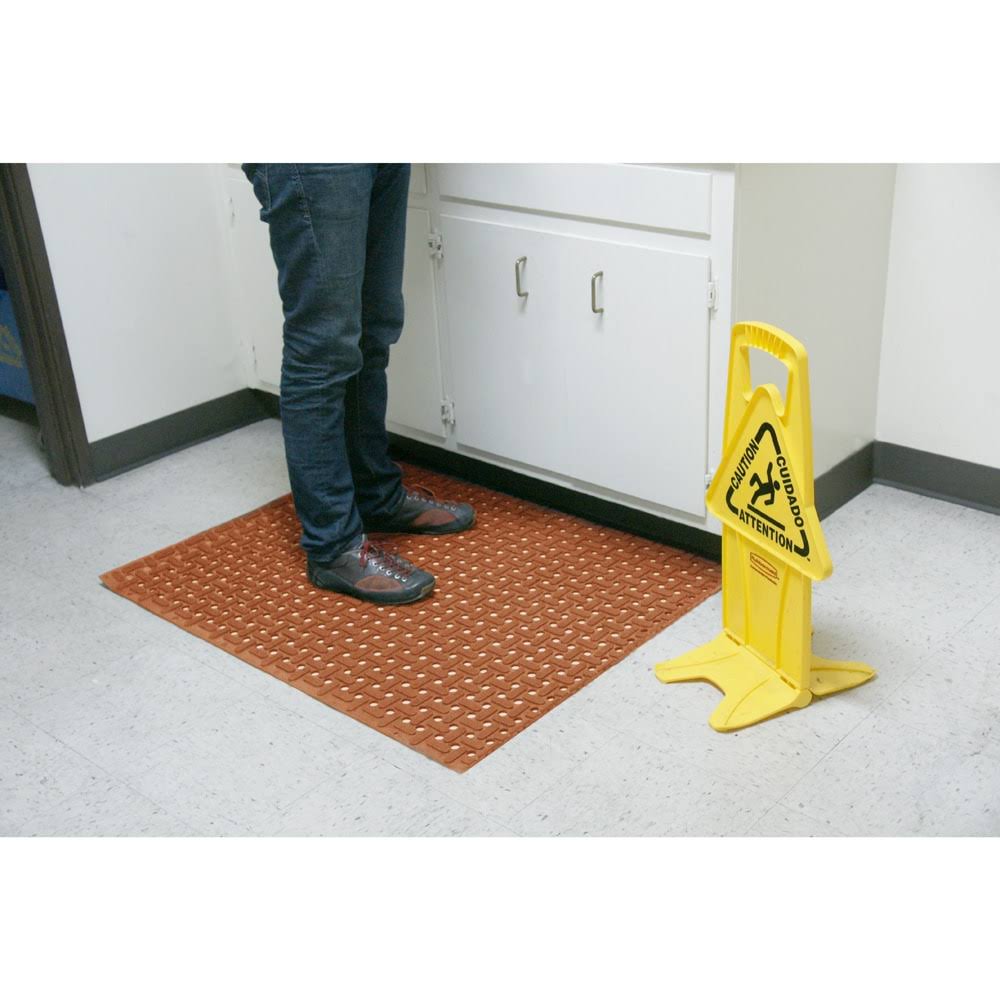 3/8 in x 34 in x 6 ft Red Non-Slip Nitrile Rubber Matting V47773