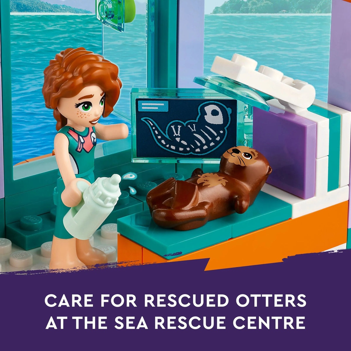 Sea Rescue Center Building Toy with 3 Mini-Dolls E4848