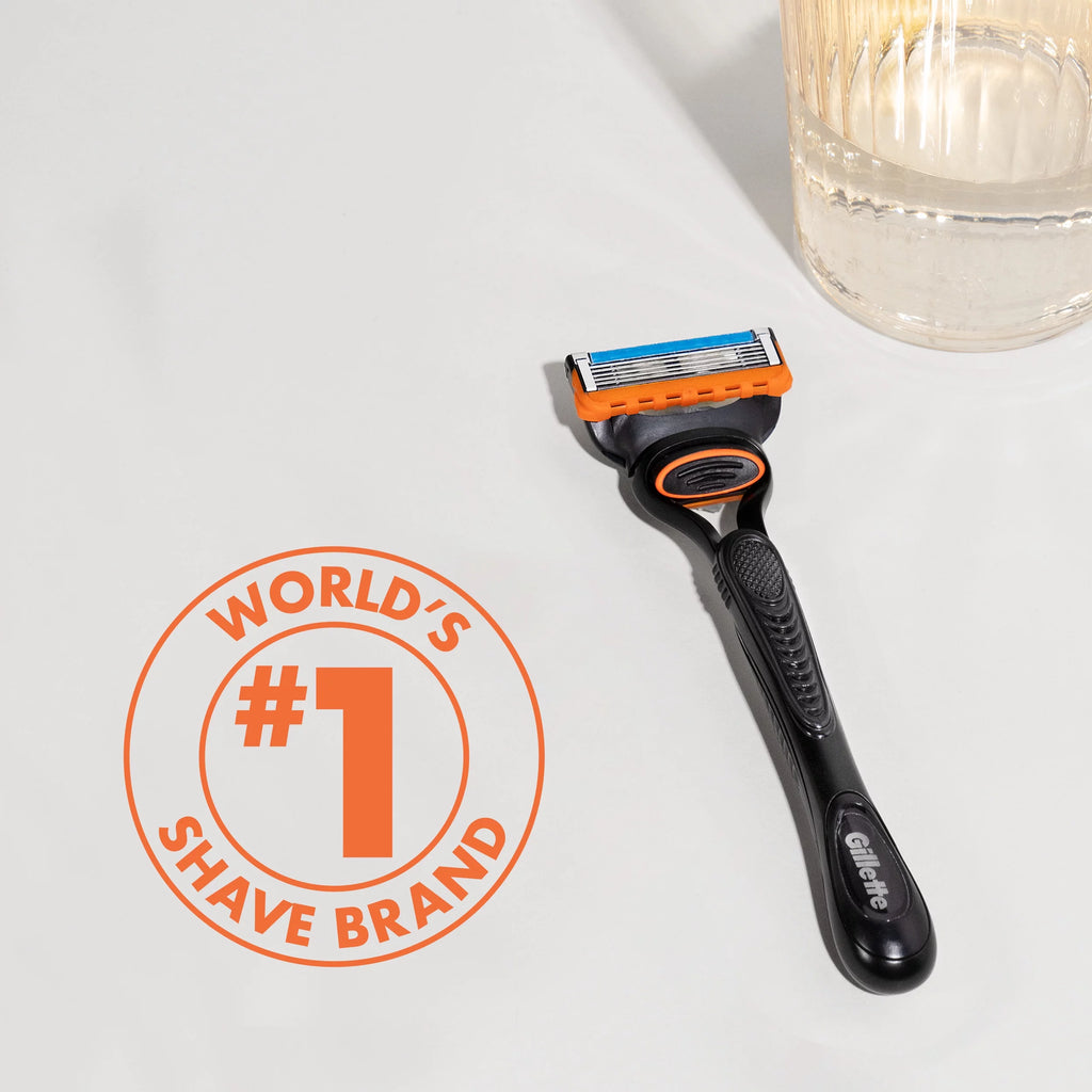 Razor with 7 Blade Refills Y558