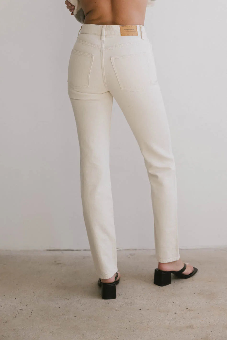 Straight Leg Jeans P1538