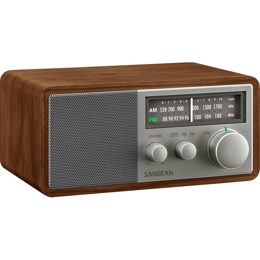 Wood Cabinet AM/FM Analog Radio R13370
