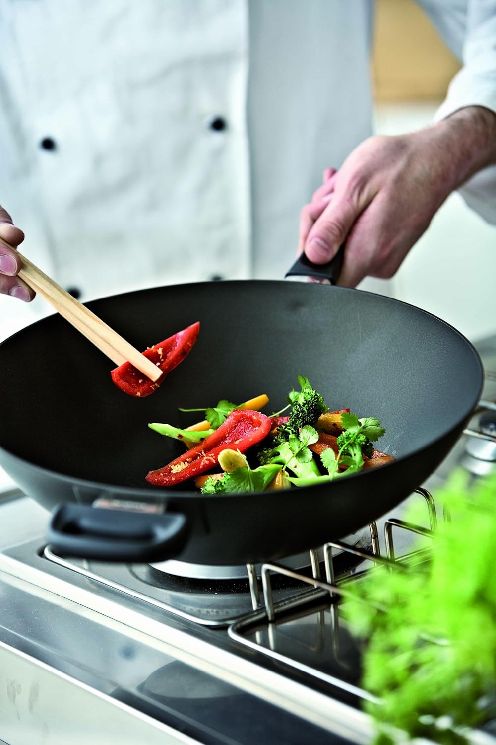 Black 12-1/2-Inch Wok U41475