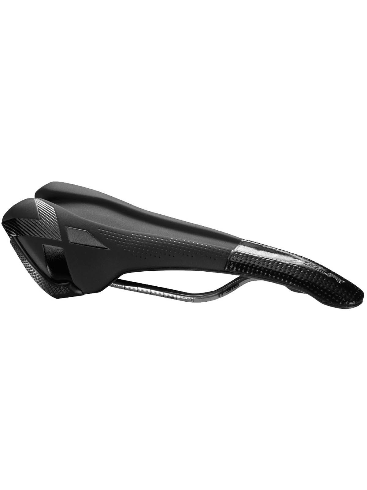 Black Saddle Q414093