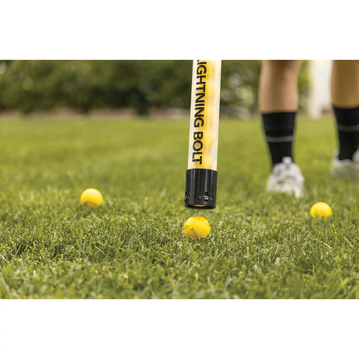 Lightweight Portable Automatic Pitching Machine with 26 Ball Capacity T84450