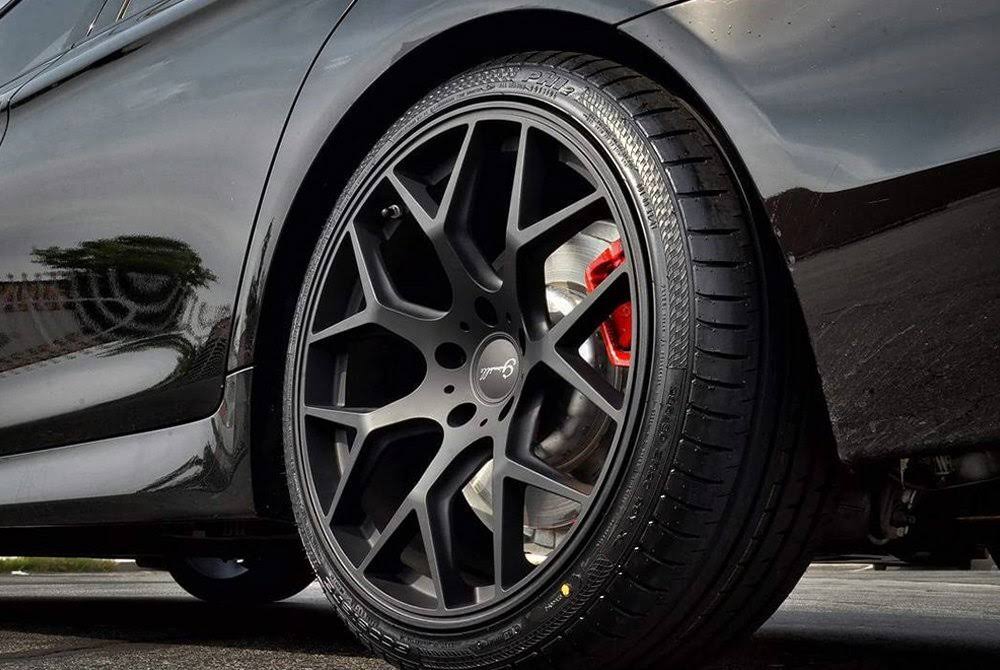 295/30R20 All Season High Performance Tires F557